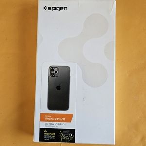 Clear Spigen Case iPhone 12
